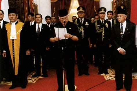 การปฏิวัติ 1998:  จุดจบของระบอบอำนาจ Suharto และการฟื้นคืนสันติภาพในอินโดนีเซีย